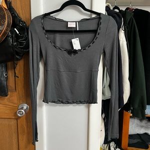 urban outfitters grey coquette ribbon top